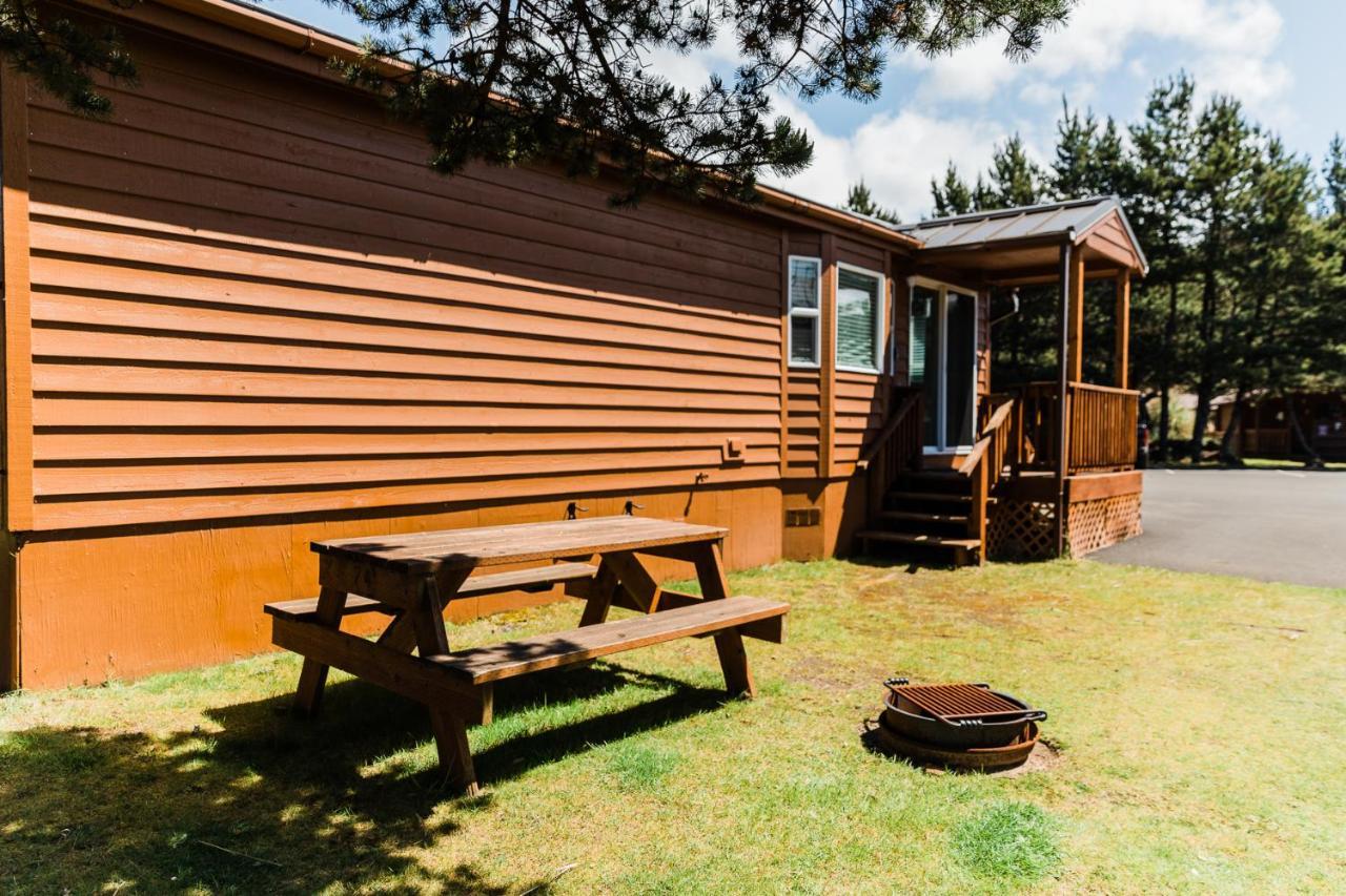 Hart'S Camp Airstream Hotel & Rv Park Pacific City Exterior photo