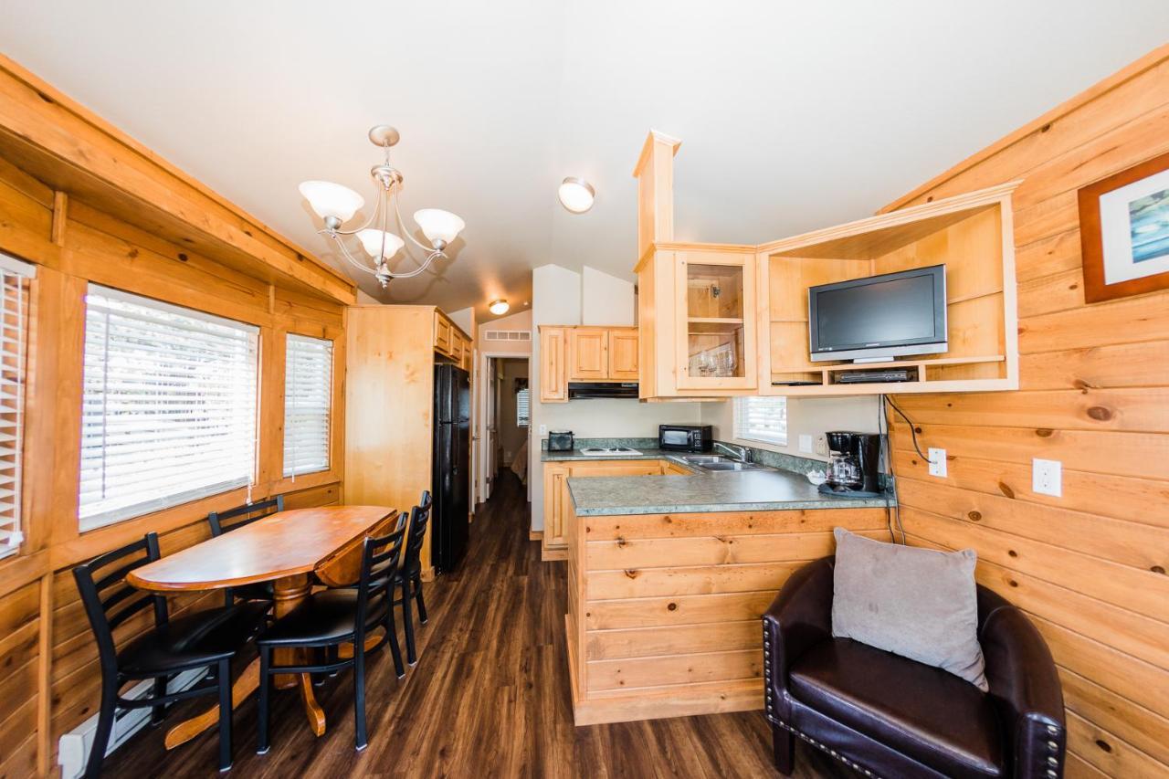 Hart'S Camp Airstream Hotel & Rv Park Pacific City Exterior photo